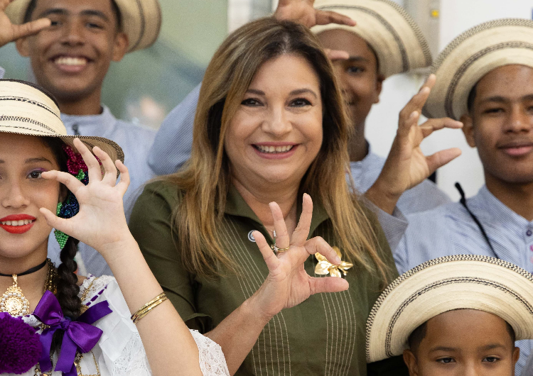 foto de portada de la publicación Comprometidos con las familias colonenses