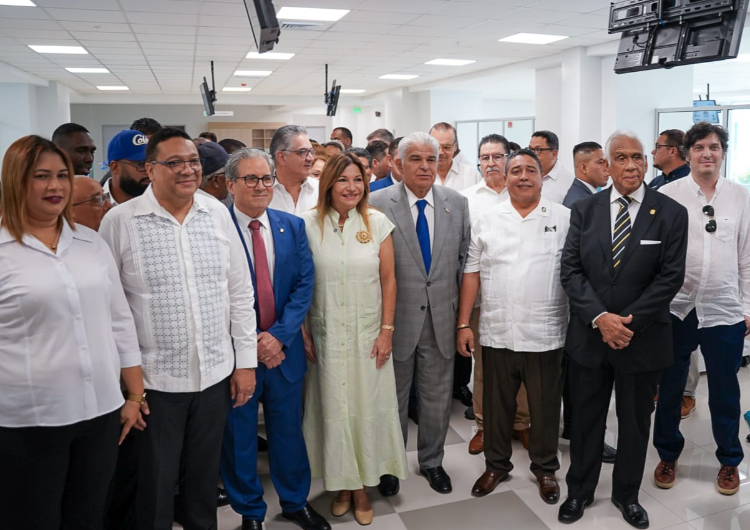 foto de portada de la publicación Más de una década después, Colón recibe con esperanza su nuevo hospital
