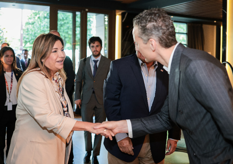 foto de portada de la publicación La Primera Dama acompaña al Presidente de la República a agenda oficial en Sevilla