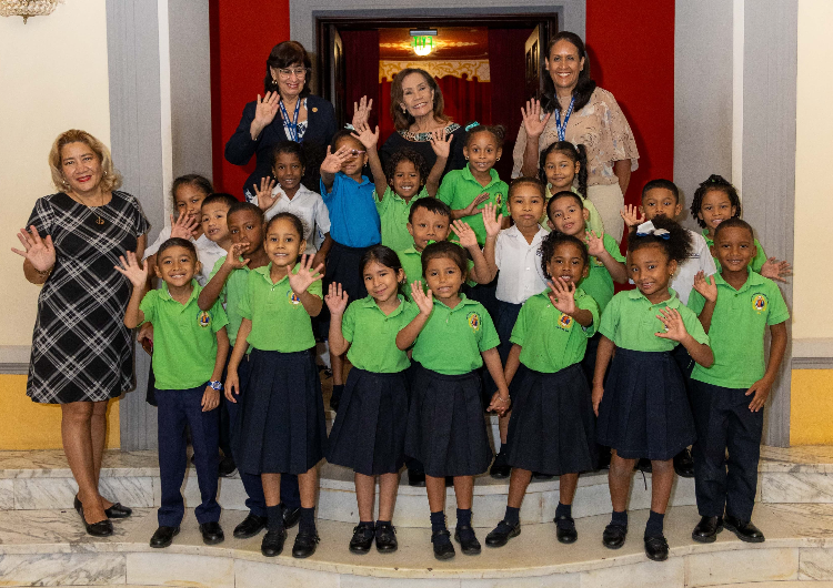 foto de portada de la publicación Un día de arte y ballet: ultimo ensayo del Lago de los Cisnes en el Teatro Nacional