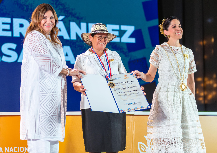 foto de portada de la publicación La cultura panameña se luce en la 45ª Feria Nacional de Artesanías 2025