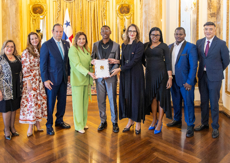 foto de portada de la publicación De Colón a Marruecos: El Viaje de Rolando Soto hacia Nuevas Oportunidades