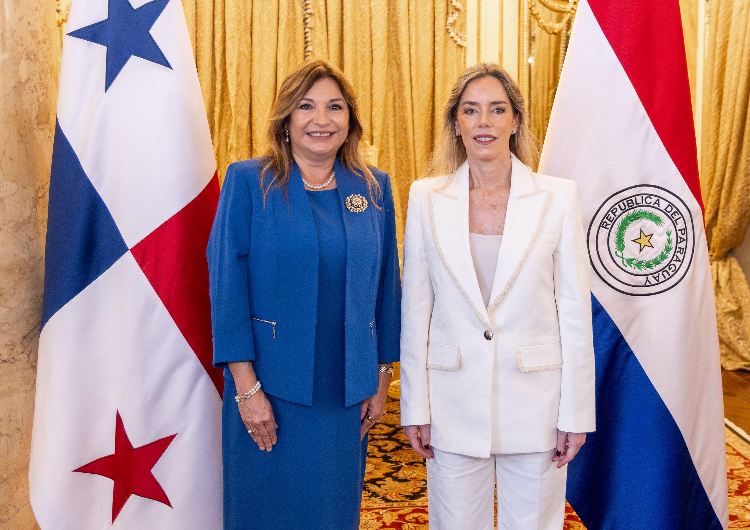 foto de portada de la publicación Panamá y Paraguay fortalecen agenda social durante visita oficial al país