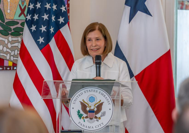 foto de portada de la publicación Panamá conmemora 65 años de cooperación con el Cuerpo de Paz en la Embajada de Estados Unidos