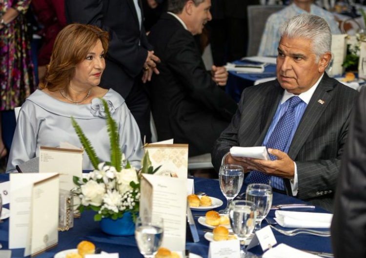 foto de portada de la publicación Transición de liderazgo en la Cámara de Comercio de Panamá marca una nueva etapa para el sector empresarial