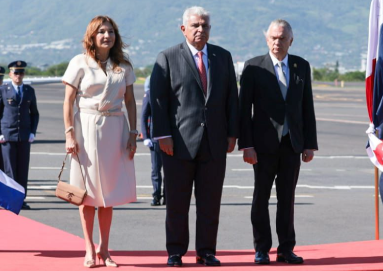 foto de portada de la publicación Presidente Mulino y la Primera Dama participan en toma de posesión presidencial en Costa Rica