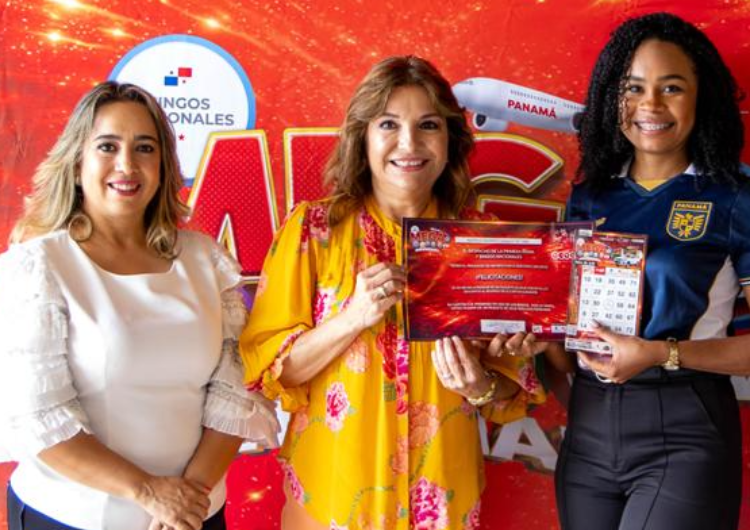 foto de portada de la publicación Entrega de premio reconoce a la última ganadora de los viajes del Mega Bingo TV Mundial