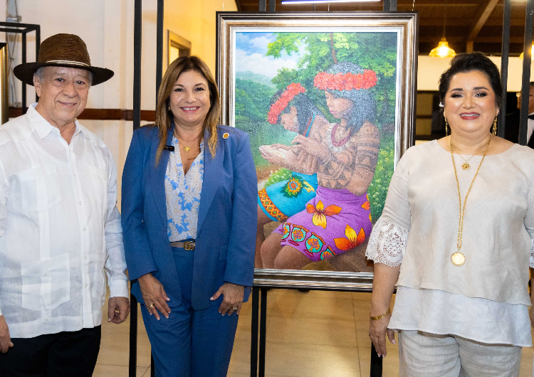 foto de portada de la publicación Inauguración de la Exposición ¨Colores de Mi Panamá¨ : Arte y Solidaridad Liderados por Iván Delgado