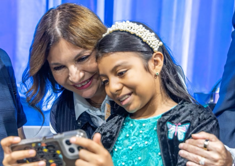 foto de portada de la publicación El Aula Magna de la Escuela Josefa Montero de Vásquez renace como espacio para la cultura, la educación y la comunidad
