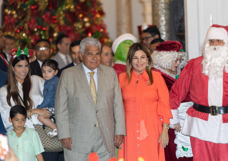 foto de portada de la publicación El Palacio de las Garzas se llenó de magia y esplendor al encender sus luces navideñas, marcando el inicio oficial de las festividades de esta temporada.